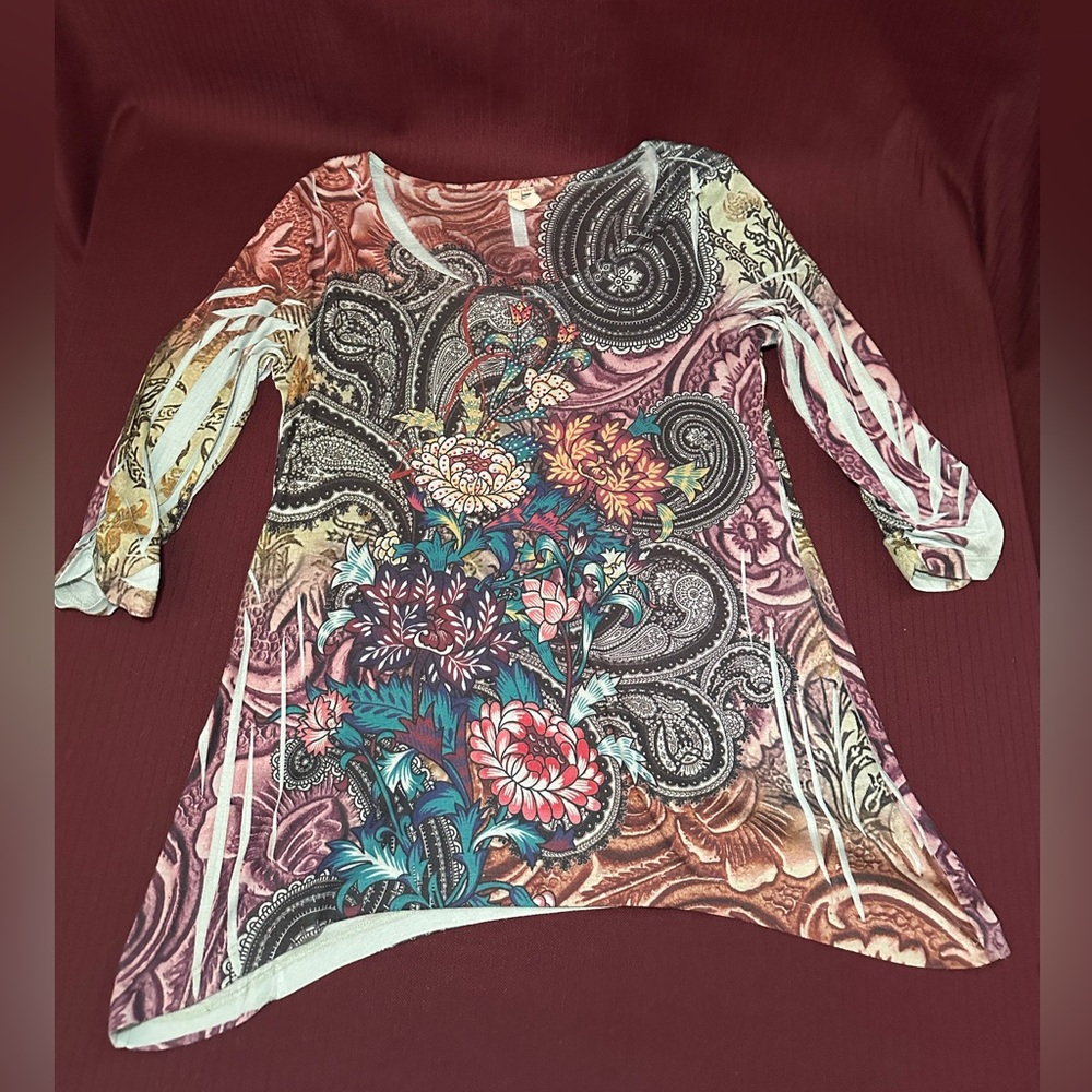 Cute, Flowy Colorful Top with Three-quarter Sleeves.